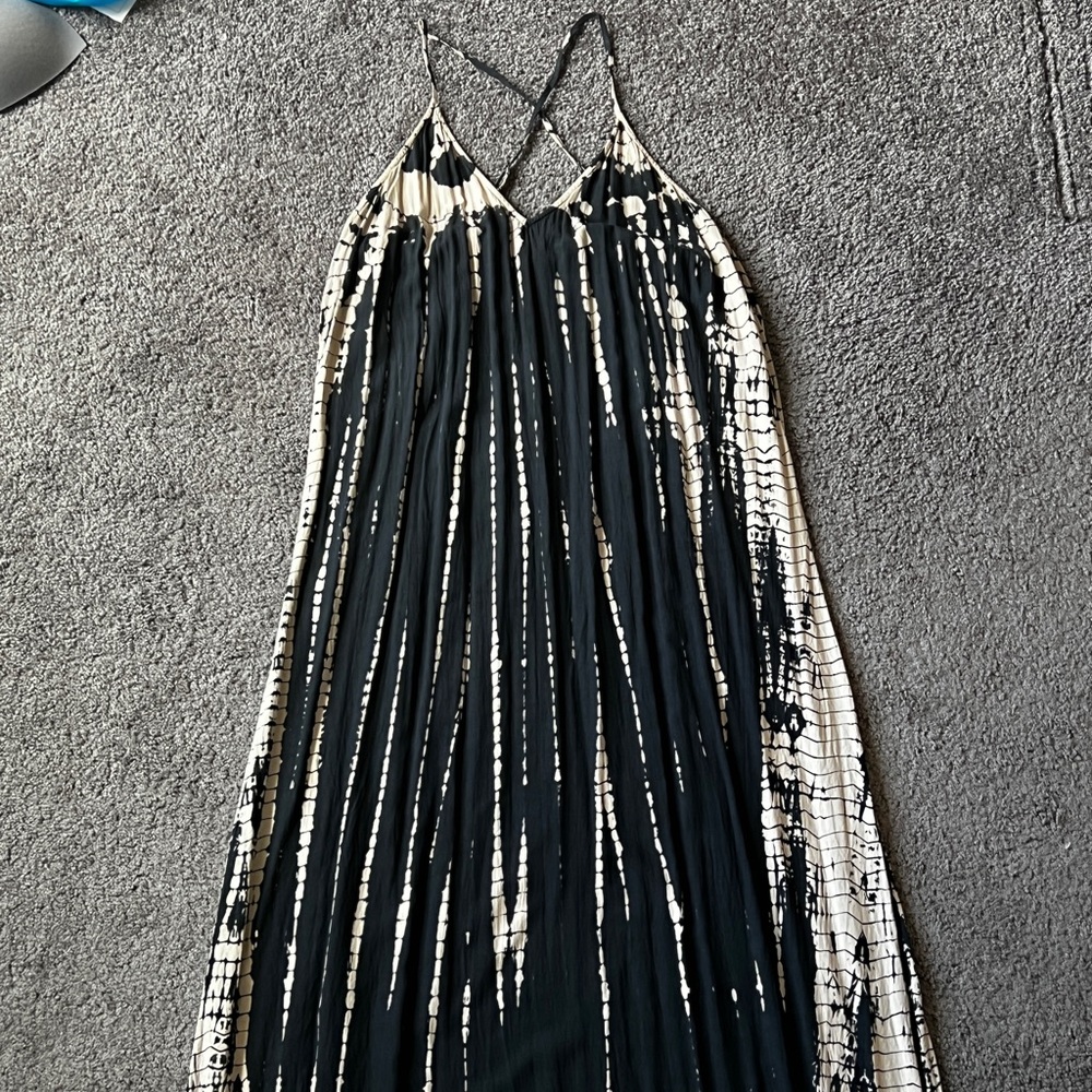 Old Navy Spaghetti Strap Crossback Maxi Dress